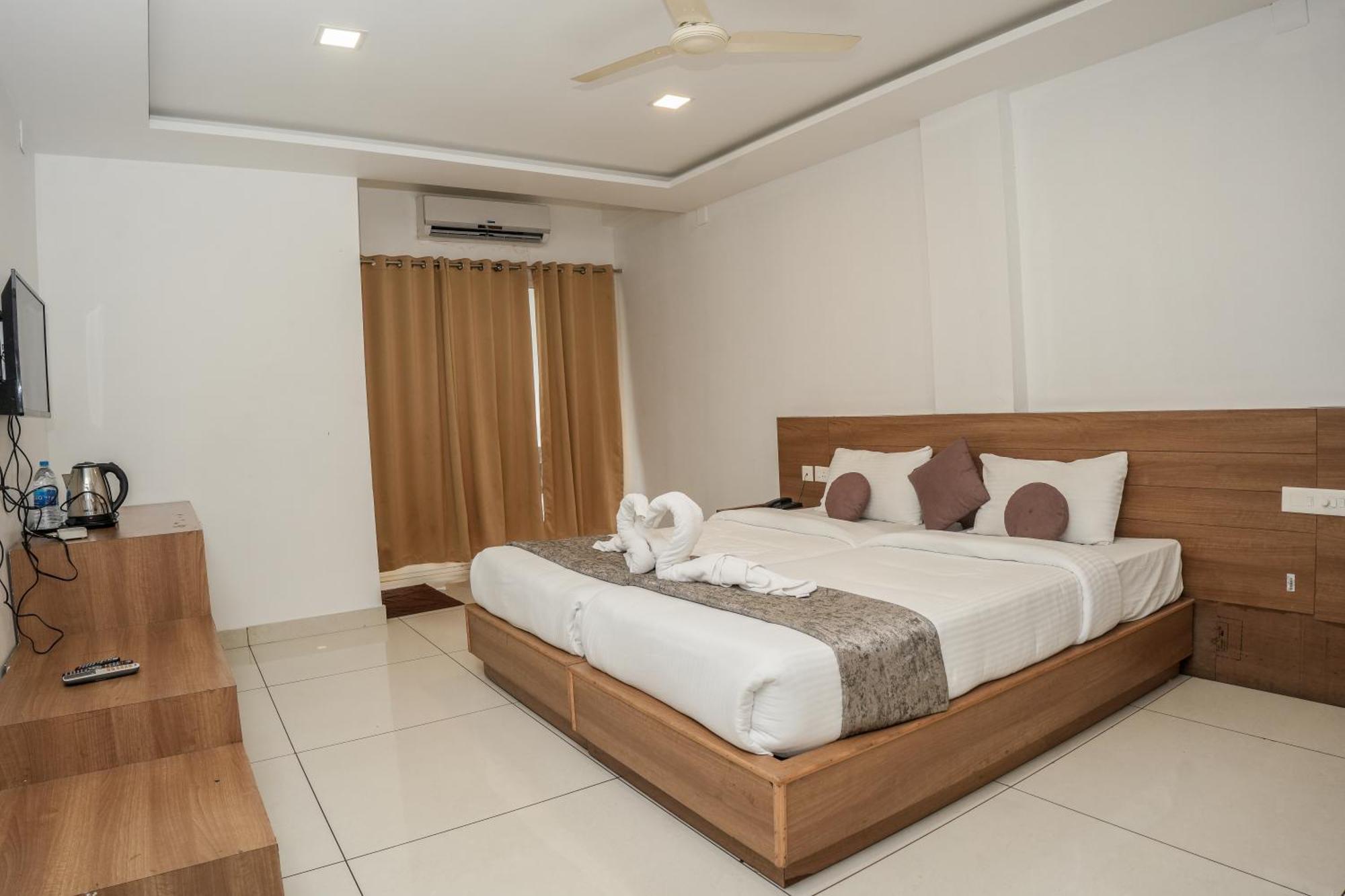 Hotel Lets Stay Kochi Eksteriør billede