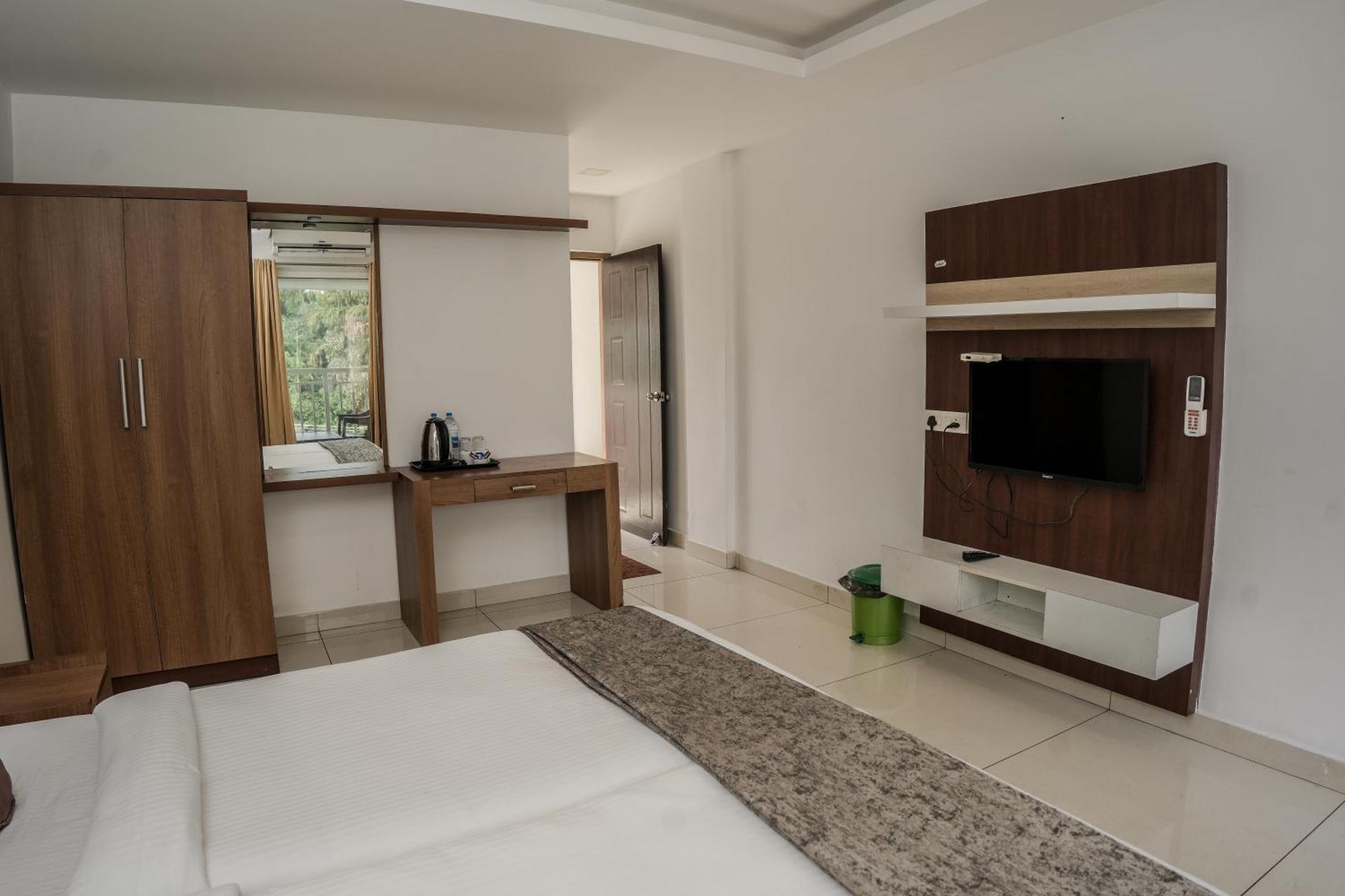 Hotel Lets Stay Kochi Eksteriør billede