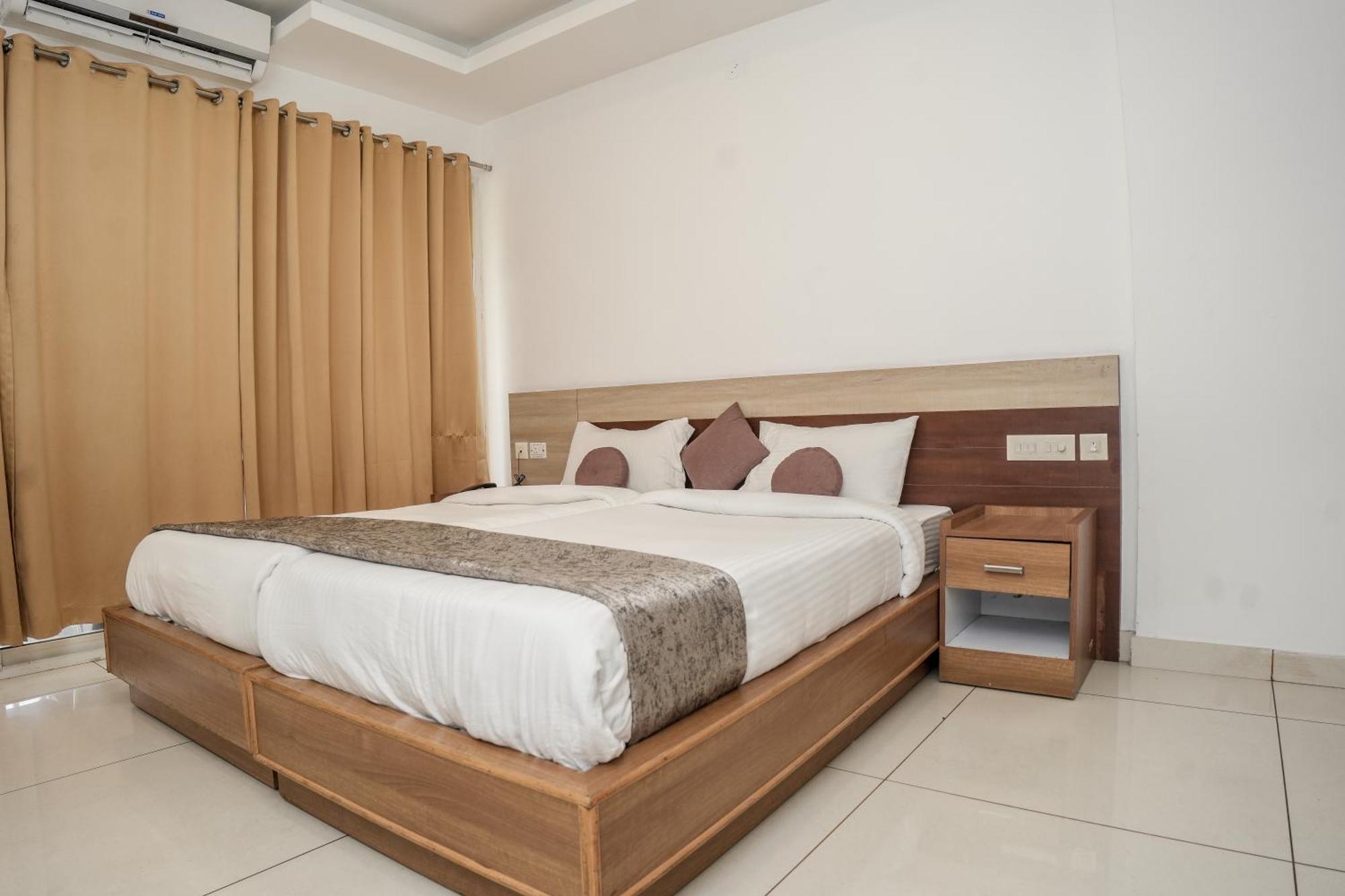 Hotel Lets Stay Kochi Eksteriør billede
