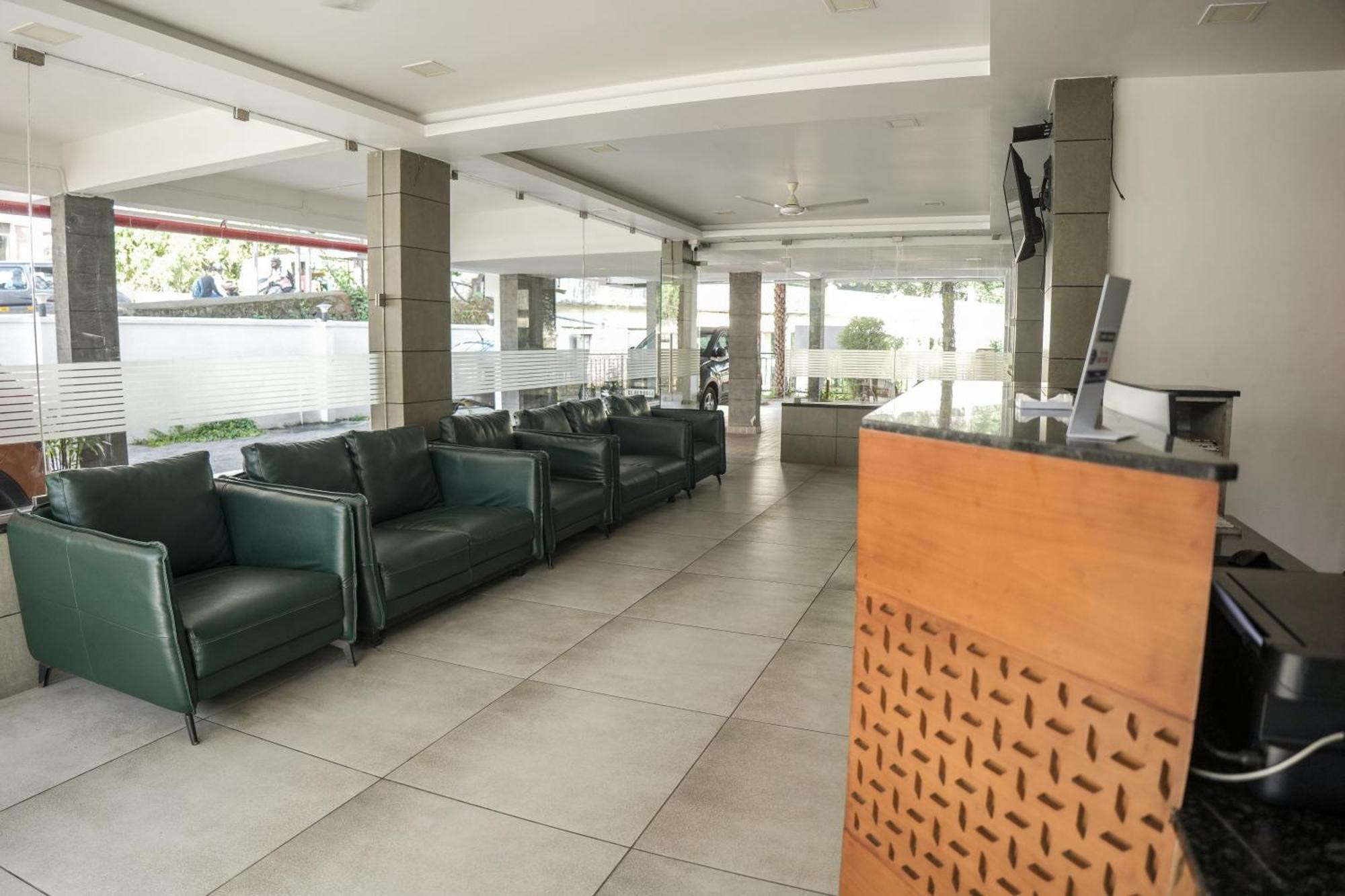 Hotel Lets Stay Kochi Eksteriør billede