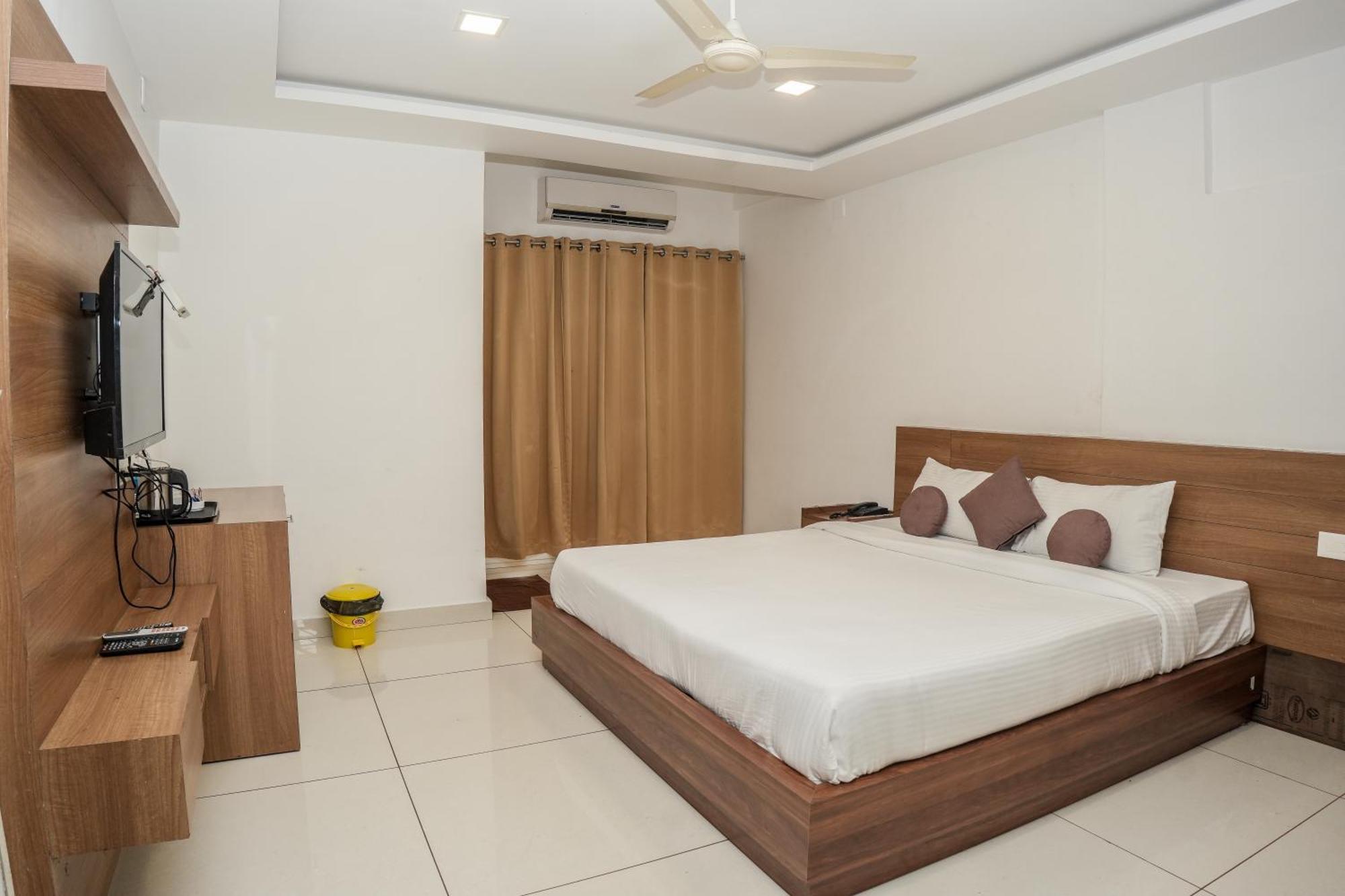 Hotel Lets Stay Kochi Eksteriør billede