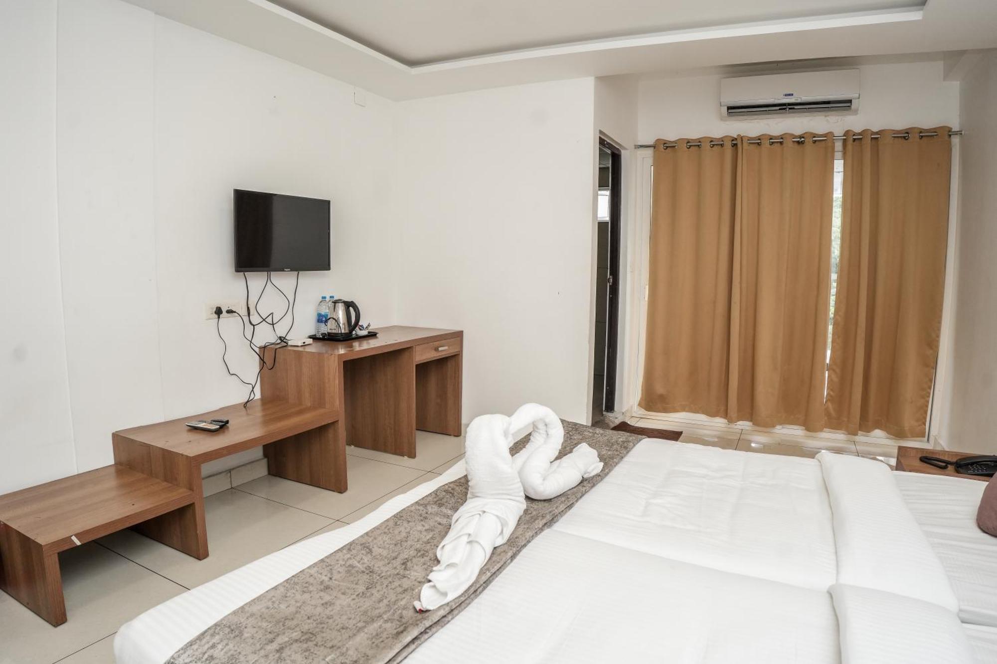 Hotel Lets Stay Kochi Eksteriør billede