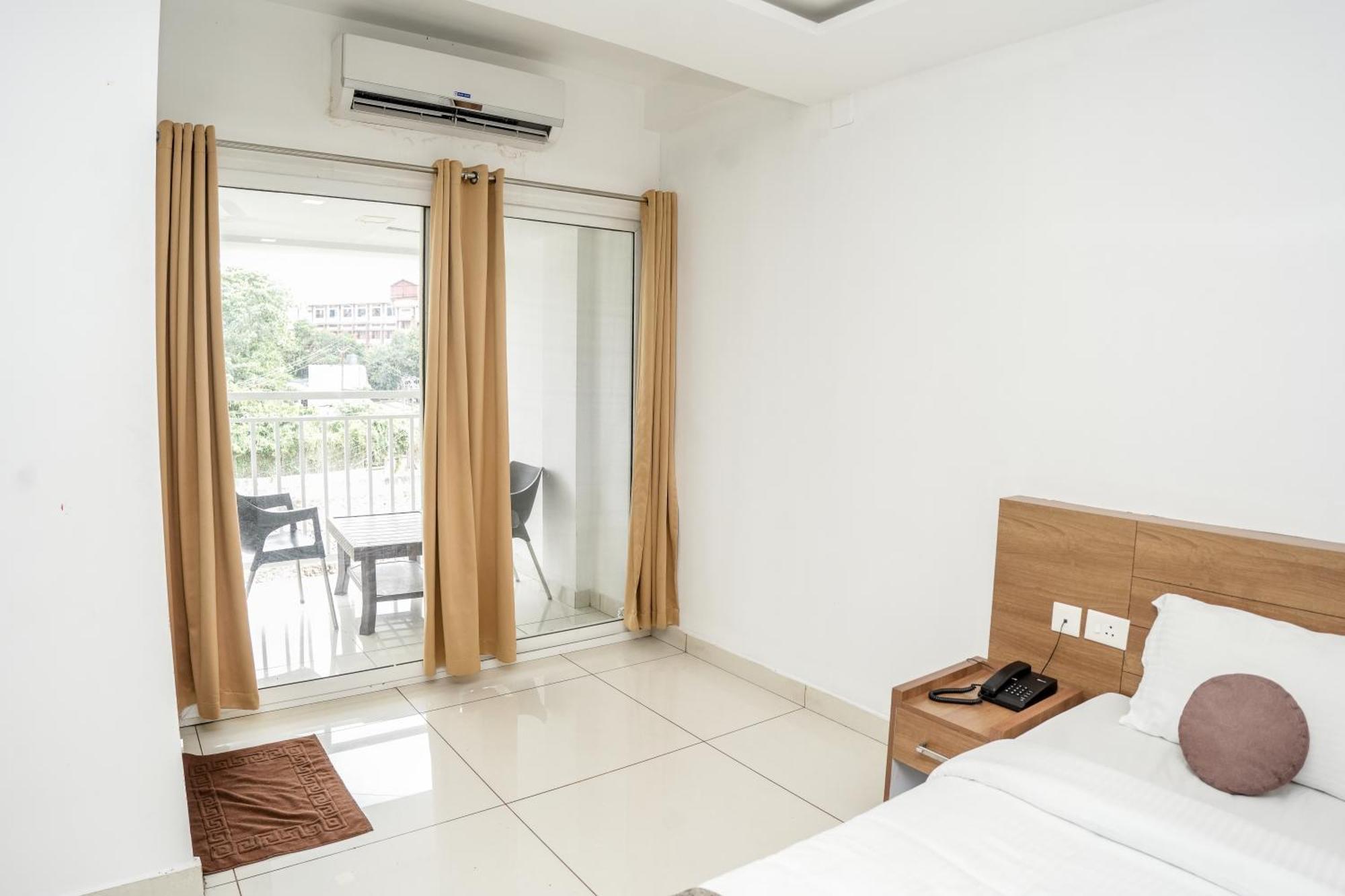Hotel Lets Stay Kochi Eksteriør billede
