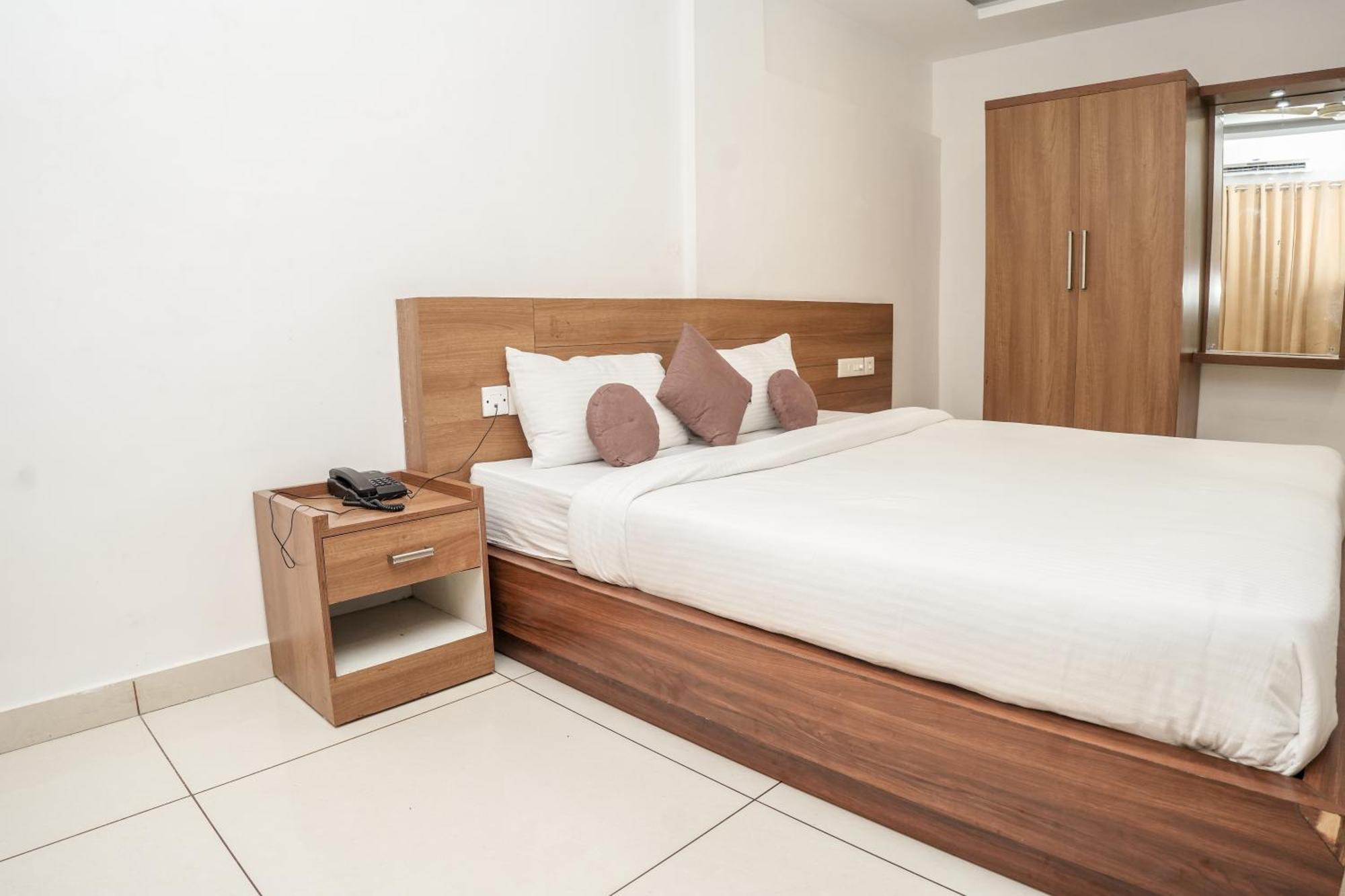 Hotel Lets Stay Kochi Eksteriør billede